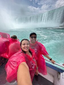 “Cataratas del Niágara en Canadá, experiencia en barco” Lugares para visitar en Canadá